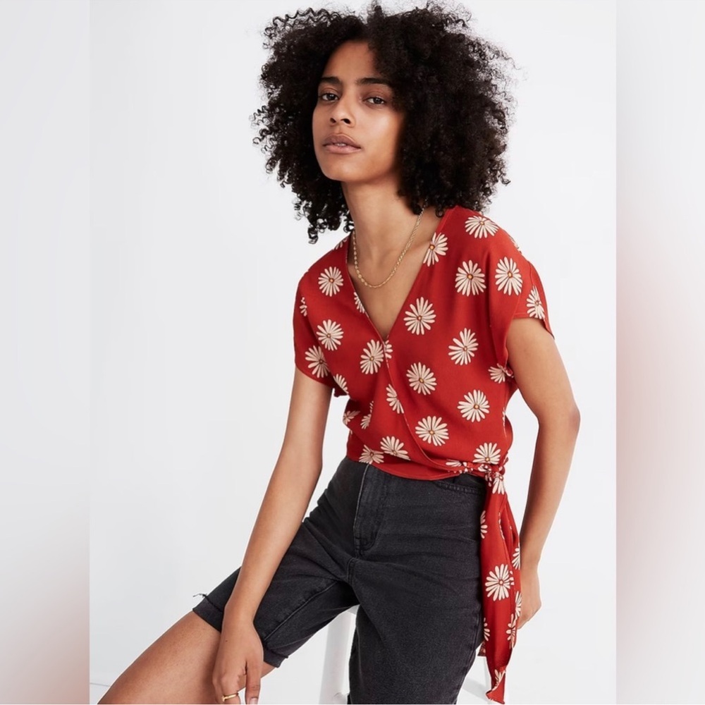 Madewell | sash-tie wrap top in daisy daydream medium
